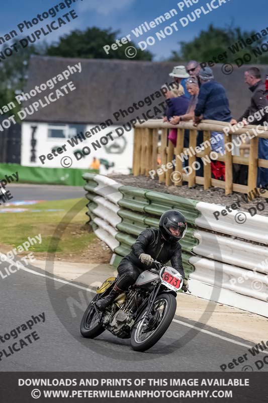 Vintage motorcycle club;eventdigitalimages;mallory park;mallory park trackday photographs;no limits trackdays;peter wileman photography;trackday digital images;trackday photos;vmcc festival 1000 bikes photographs